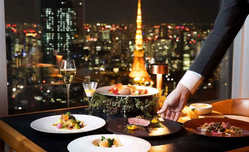 六本木のレストラン　THE MOON　料理と夜景　東京タワー