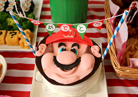 マリオをテーマにした誕生日パーテーを演出するためにマリオケーキを注文してみました Happy Birthday Project