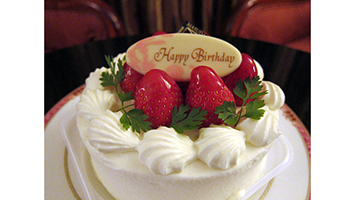 バースデーケーキの写真 無料で使える 誕生日のフリー素材 商用利用 加工可 Happy Birthday Project