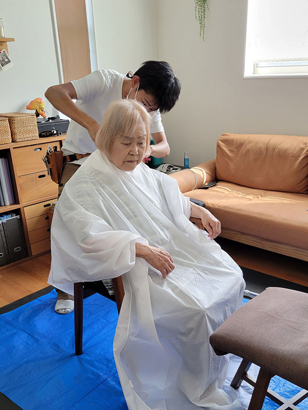 出張美容師　口コミ・感想　髪笑い　伊藤さん　神奈川　東京　個人