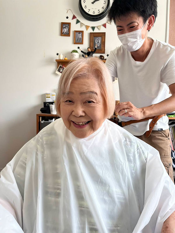 出張美容師　口コミ・感想　髪笑い　伊藤さん　神奈川　東京　個人